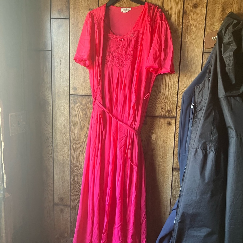 Vintage Hot Pink Peignoir Set